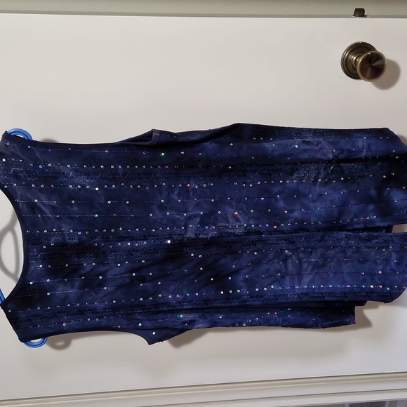 Stretchy tank top blouse - Picture 9 of 9